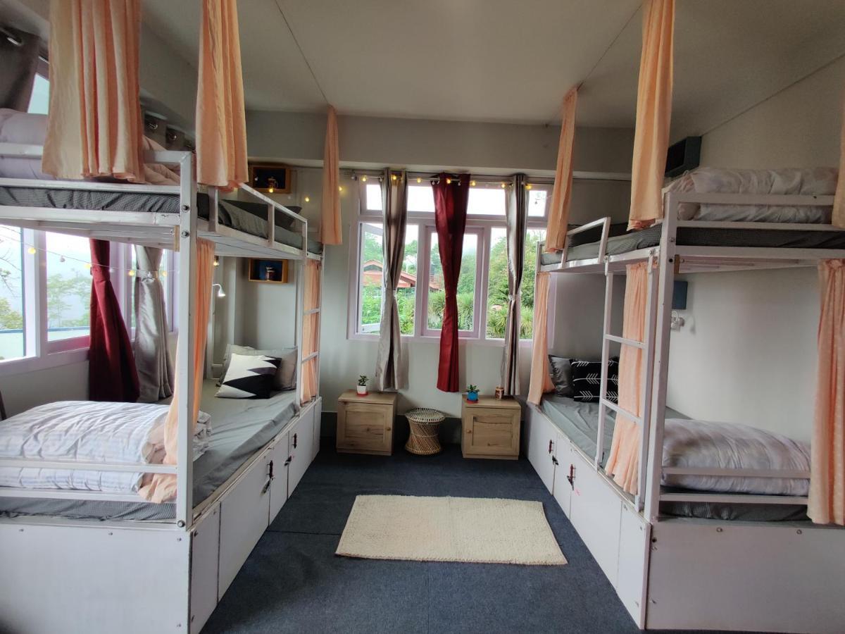Tag Along 2 0 Hostel กังต็อก ภายนอก รูปภาพ