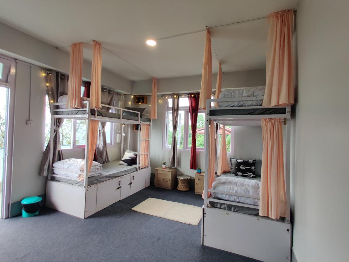 Tag Along 2 0 Hostel กังต็อก ภายนอก รูปภาพ